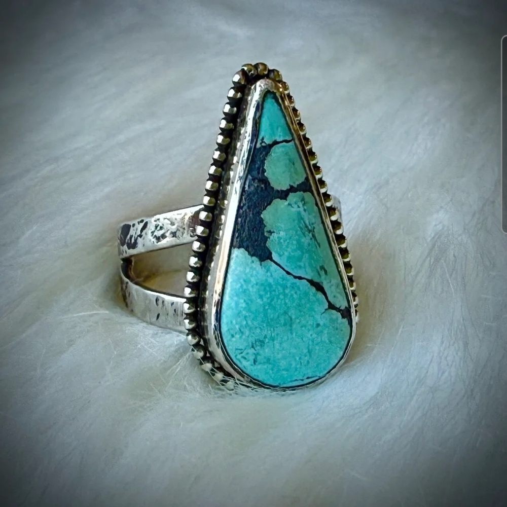 Carico Lake Teardrop Turquoise Silver Ring